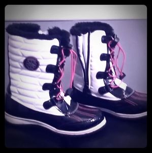 NWOT - Snow Boots
